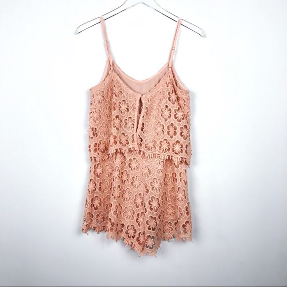NWT Wet Seal Eyelet Romper Sz M - Picture 2 of 8
